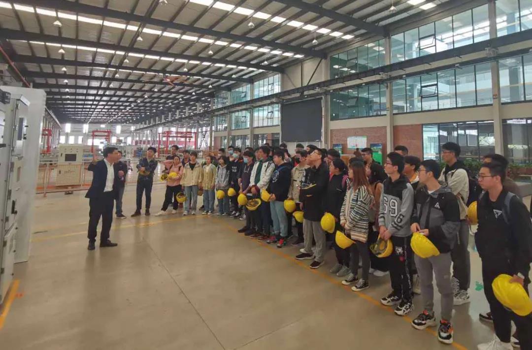 校企攜手贏未來 產(chǎn)學互融育人才 ——江蘇科技大學學生走進香江科技